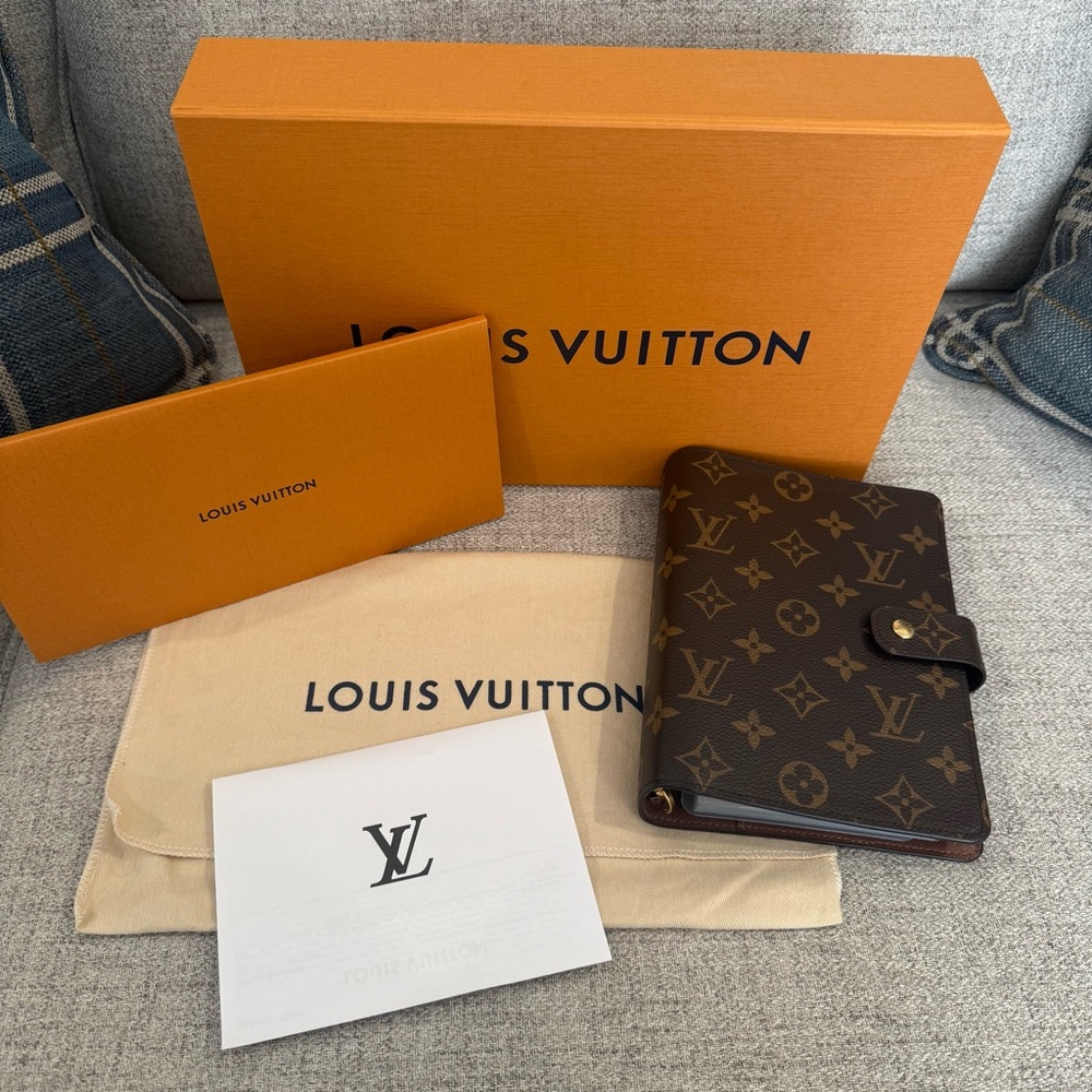 Louis Vuitton MM Agenda w/Receipt